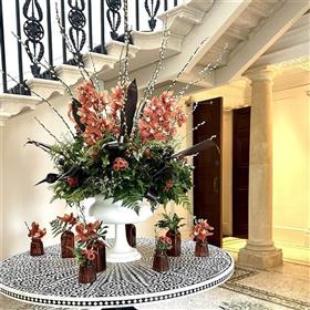 fwthumbLobby flowers for The Langley Hotel contract flowers Lilys Flowers Surrey.jpg